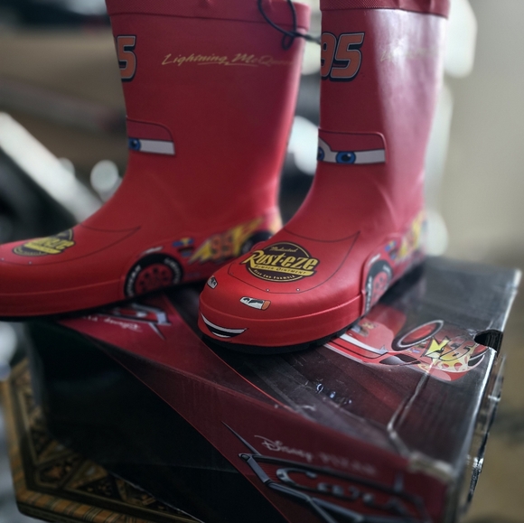 Western Chief Kids Lightning McQueen Red Rain Boots - Picture 4 of 10